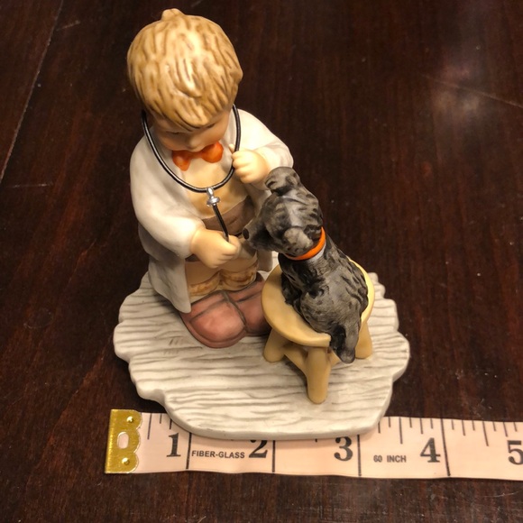 Hummel Figurine “The Doctor is in” - Picture 10 of 11